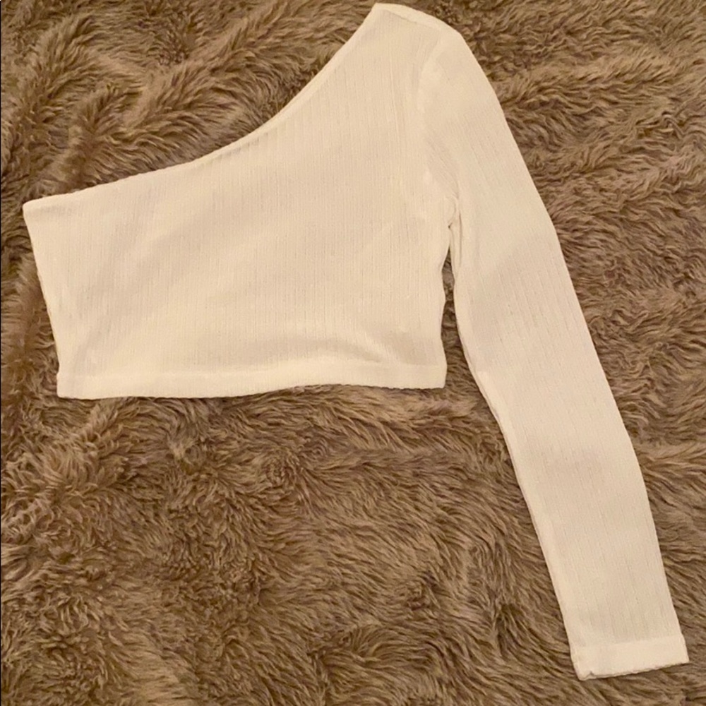 One shoulder crop top